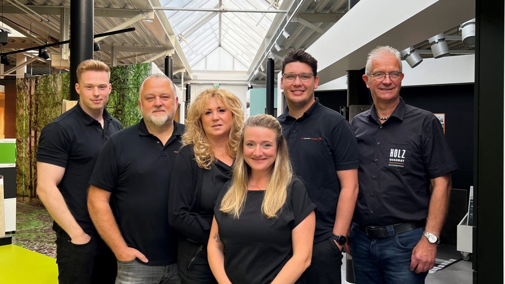 Teambild Holzquadrat