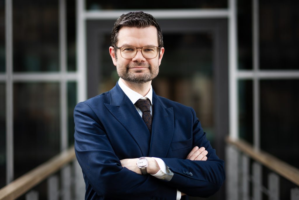 Portrait Dr Buschmann